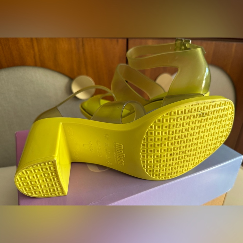 Melissa Model heels. Size 8 - Picture 8 of 8